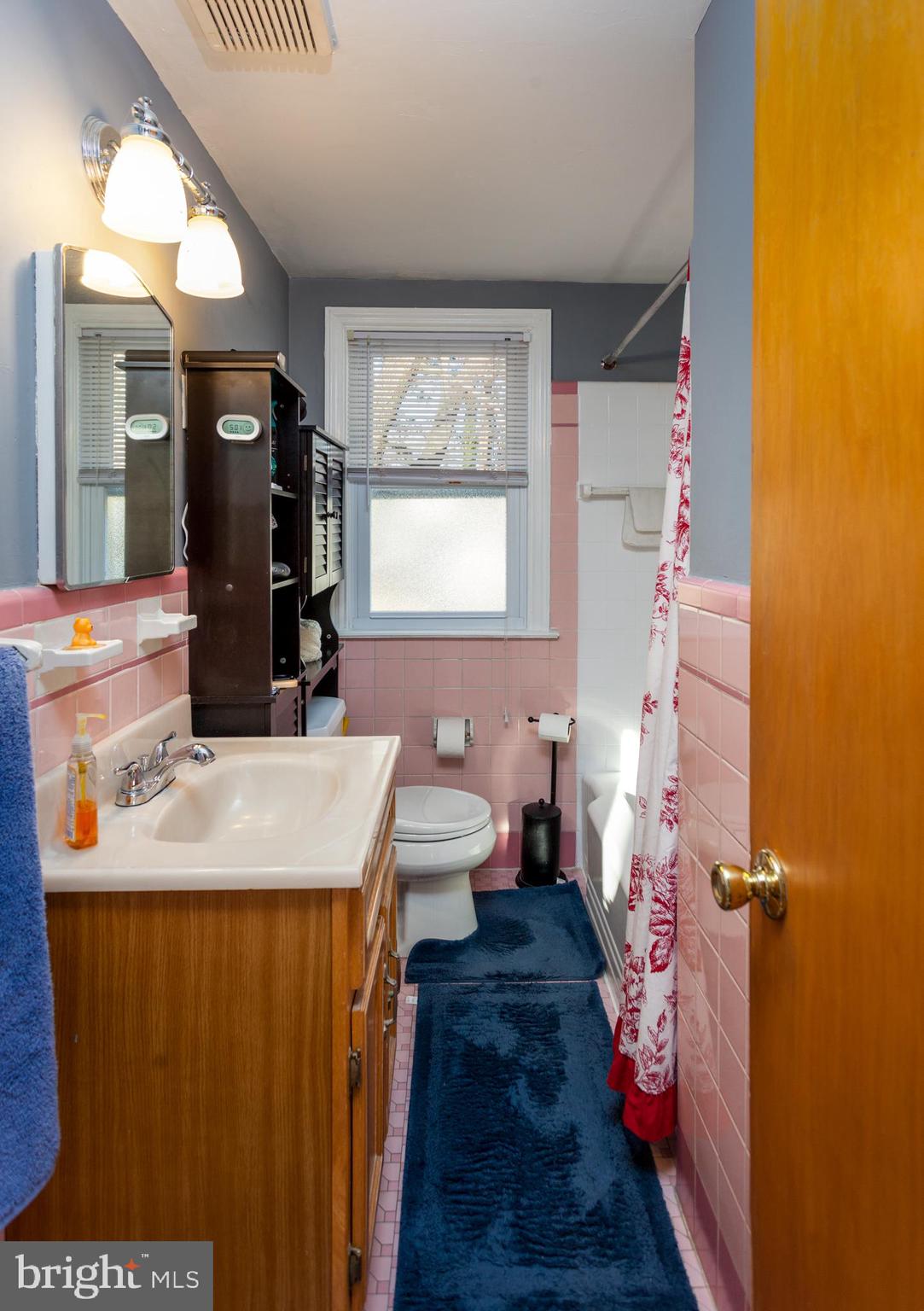 121 Ryers Avenue Cheltenham, PA 19012 - Photo 23 of 29 Apartment full bath