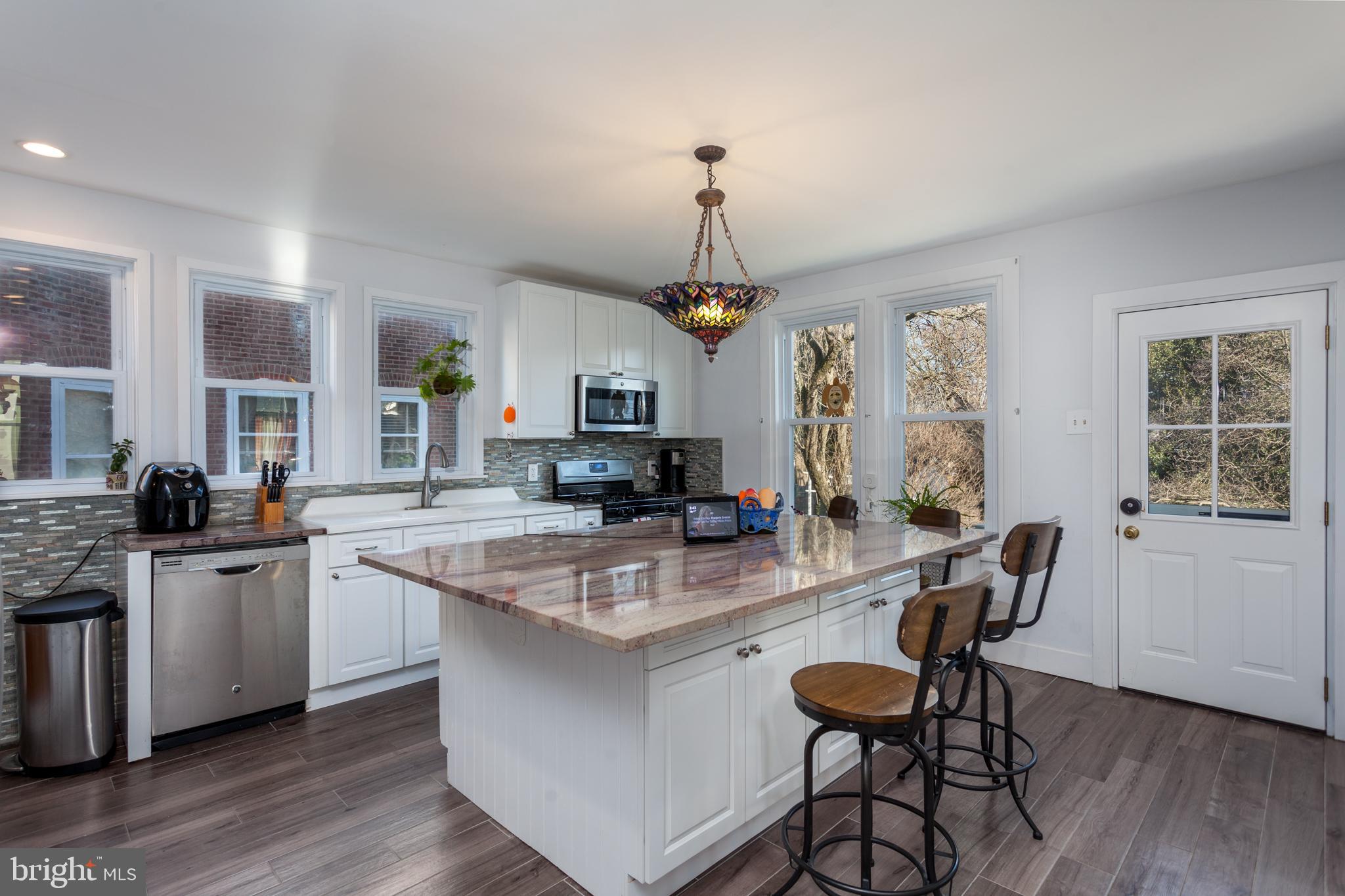 121 Ryers Avenue Cheltenham, PA 19012 - Photo 7 of 29 Kitchen