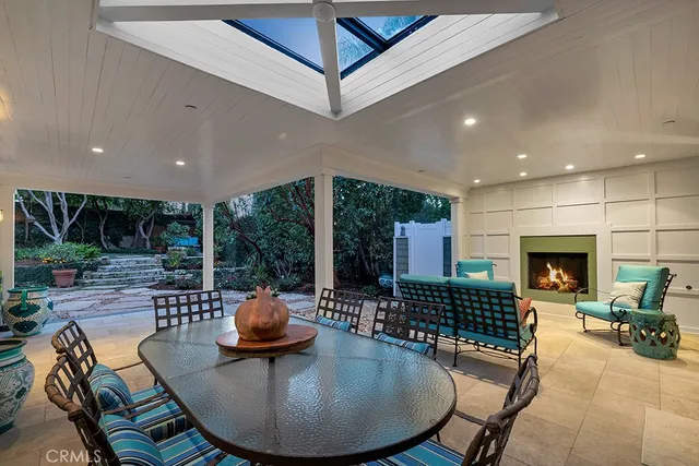 $1,299,000 | 22122 Ave Morelos, Woodland Hills, CA 91364