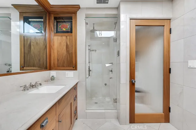 $1,299,000 | 22122 Ave Morelos, Woodland Hills, CA 91364