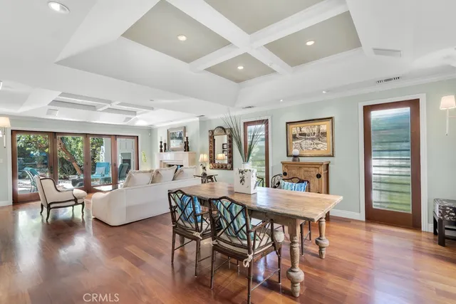 $1,299,000 | 22122 Ave Morelos, Woodland Hills, CA 91364