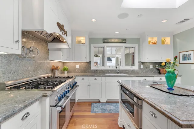 $1,299,000 | 22122 Ave Morelos, Woodland Hills, CA 91364