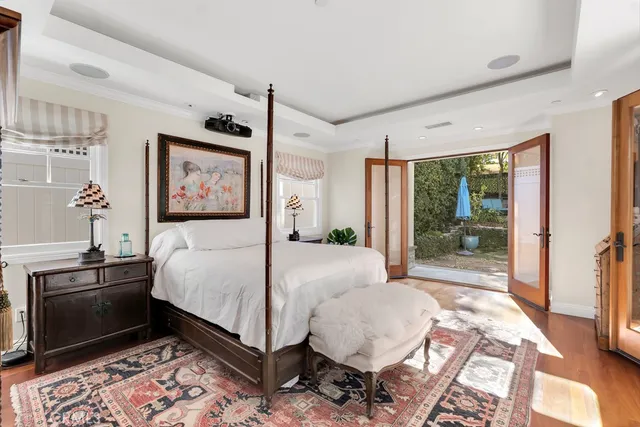 $1,299,000 | 22122 Ave Morelos, Woodland Hills, CA 91364