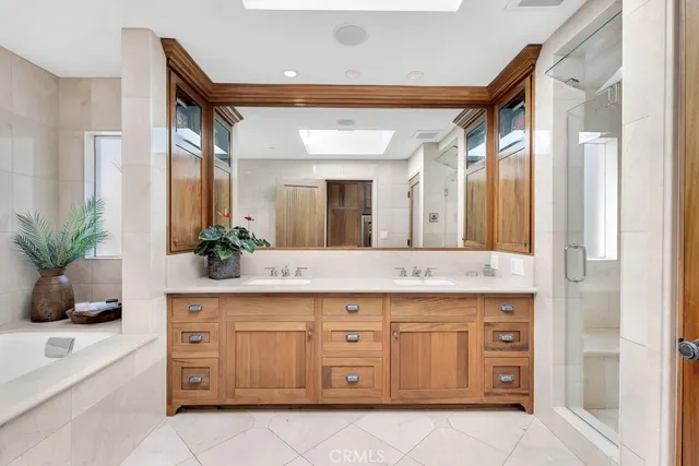 $1,299,000 | 22122 Ave Morelos, Woodland Hills, CA 91364