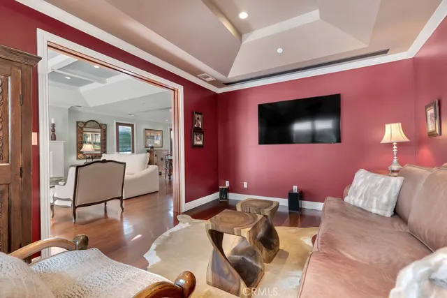 $1,299,000 | 22122 Ave Morelos, Woodland Hills, CA 91364