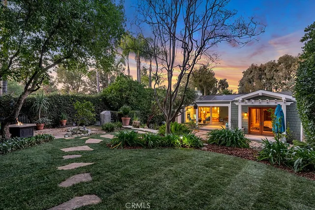 $1,299,000 | 22122 Ave Morelos, Woodland Hills, CA 91364