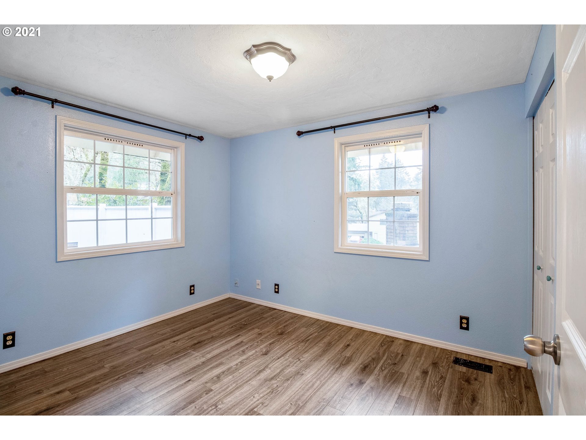 994 South 71st Street Springfield, OR 97478 - Photo 14 of 29 Gallery Image 14