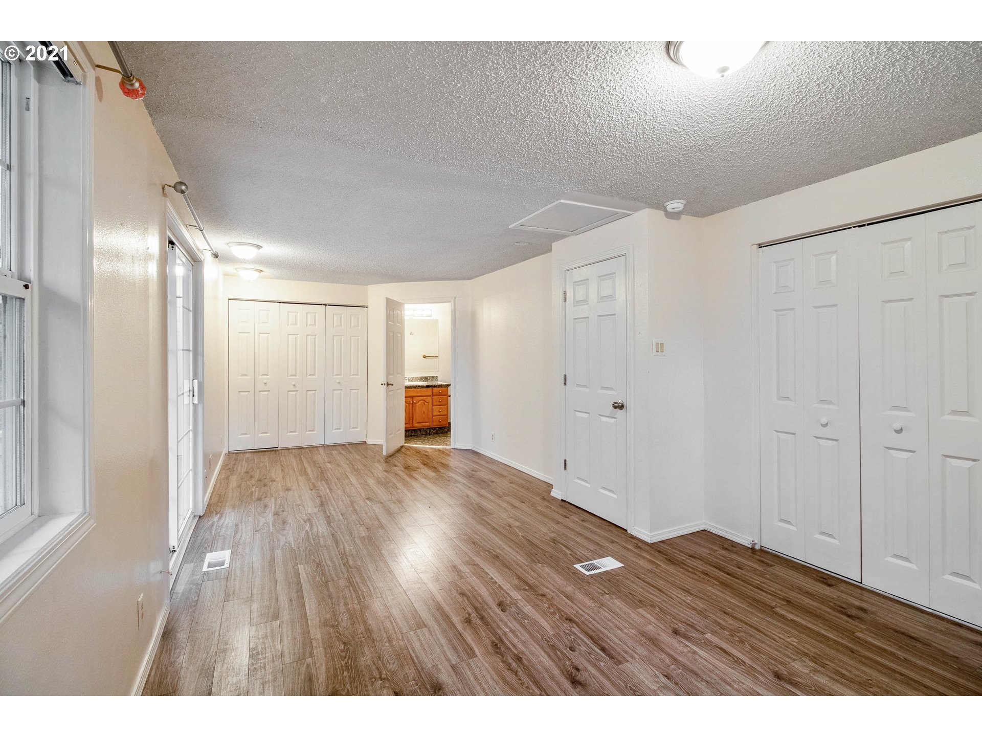 994 South 71st Street Springfield, OR 97478 - Photo 17 of 29 Gallery Image 17