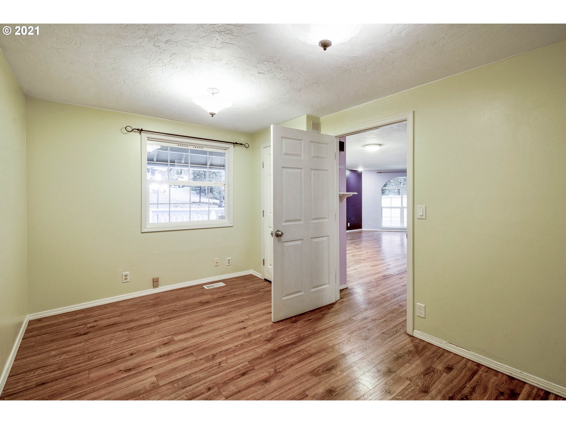 994 South 71st Street Springfield, OR 97478 - Photo 6 of 29 Gallery Image 6
