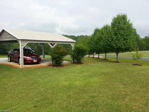 $199,900 | 43 Wolf Creek Lane, Ararat, VA 24053