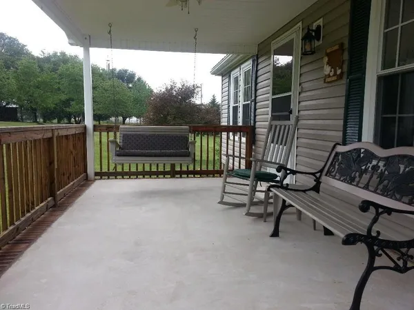 $199,900 | 43 Wolf Creek Lane, Ararat, VA 24053