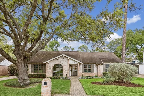 $639,000 | 10914 Tupper Lake Drive, Houston, TX 77042