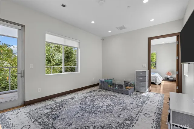 $15,000 | 16424 Marbro Drive, Encino, CA 91436