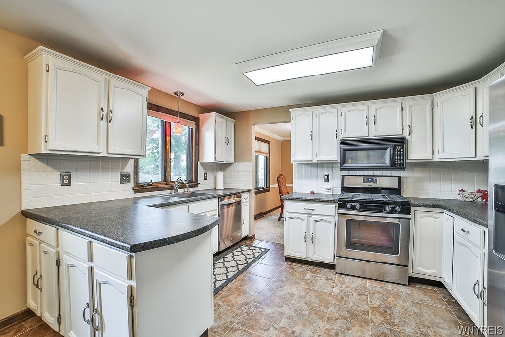 281 Ranch Trail Amherst, NY 14221 - Photo 12 of 47