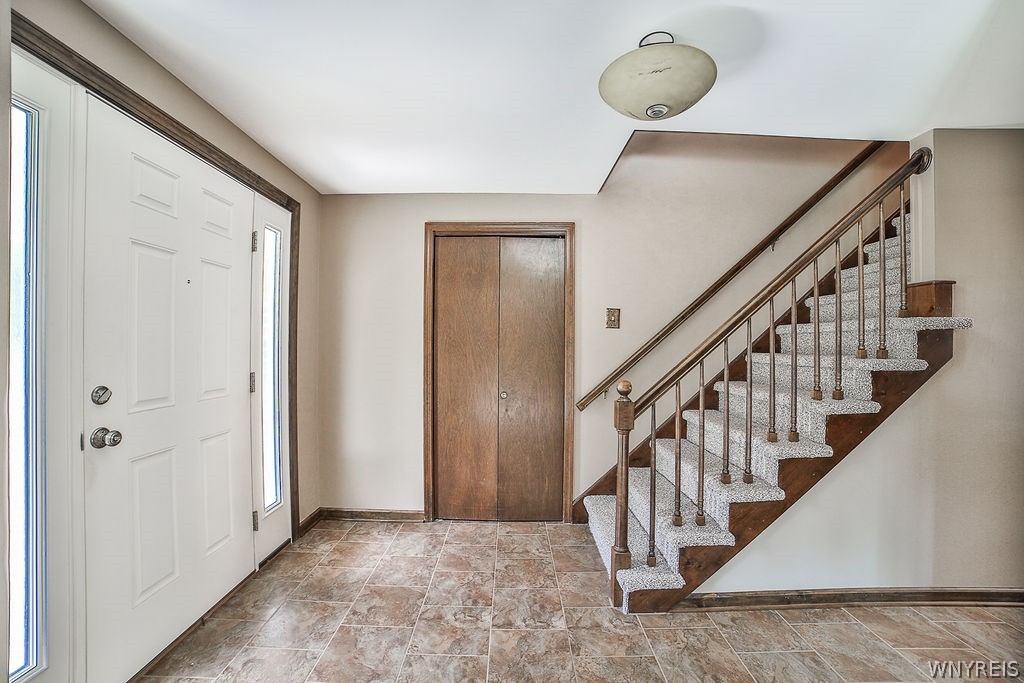 281 Ranch Trail Amherst, NY 14221 - Photo 6 of 47