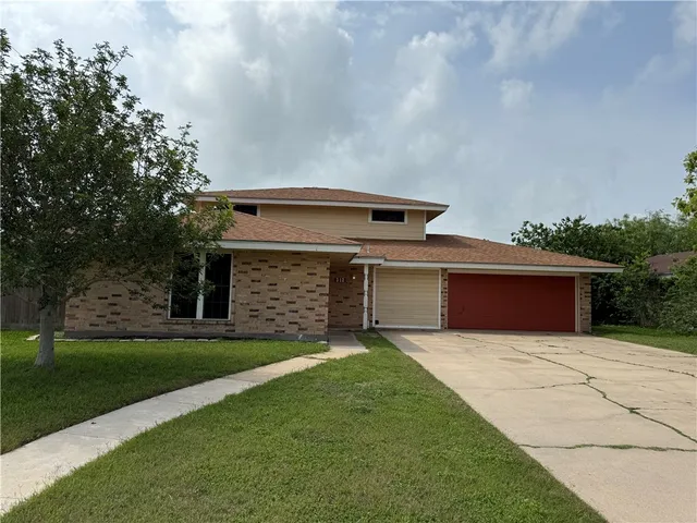 $2,650 | 312 East Broadway Avenue, Portland, TX 78374