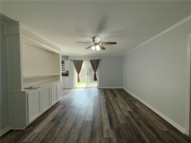 $2,650 | 312 East Broadway Avenue, Portland, TX 78374