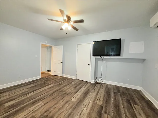 $2,650 | 312 East Broadway Avenue, Portland, TX 78374