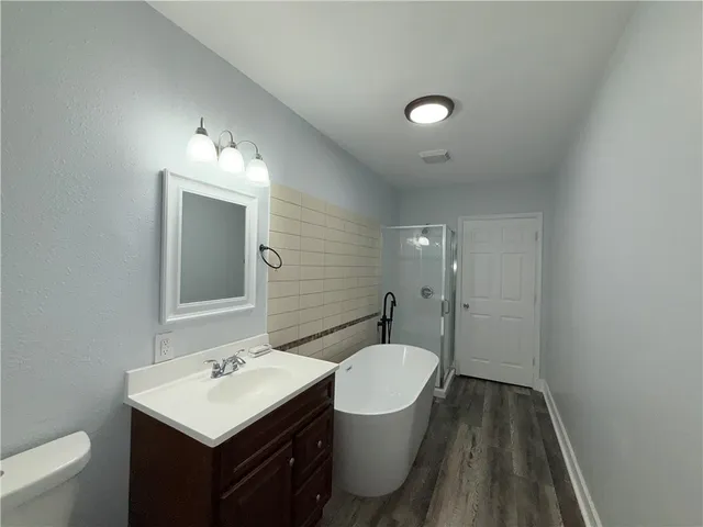 $2,650 | 312 East Broadway Avenue, Portland, TX 78374