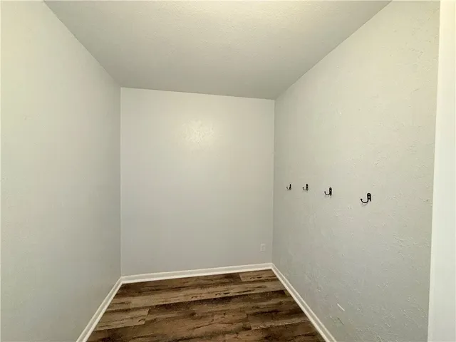 $2,650 | 312 East Broadway Avenue, Portland, TX 78374