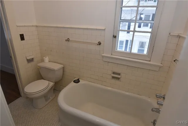 $1,450 | 2318 Genesee Street, Utica, NY 13502