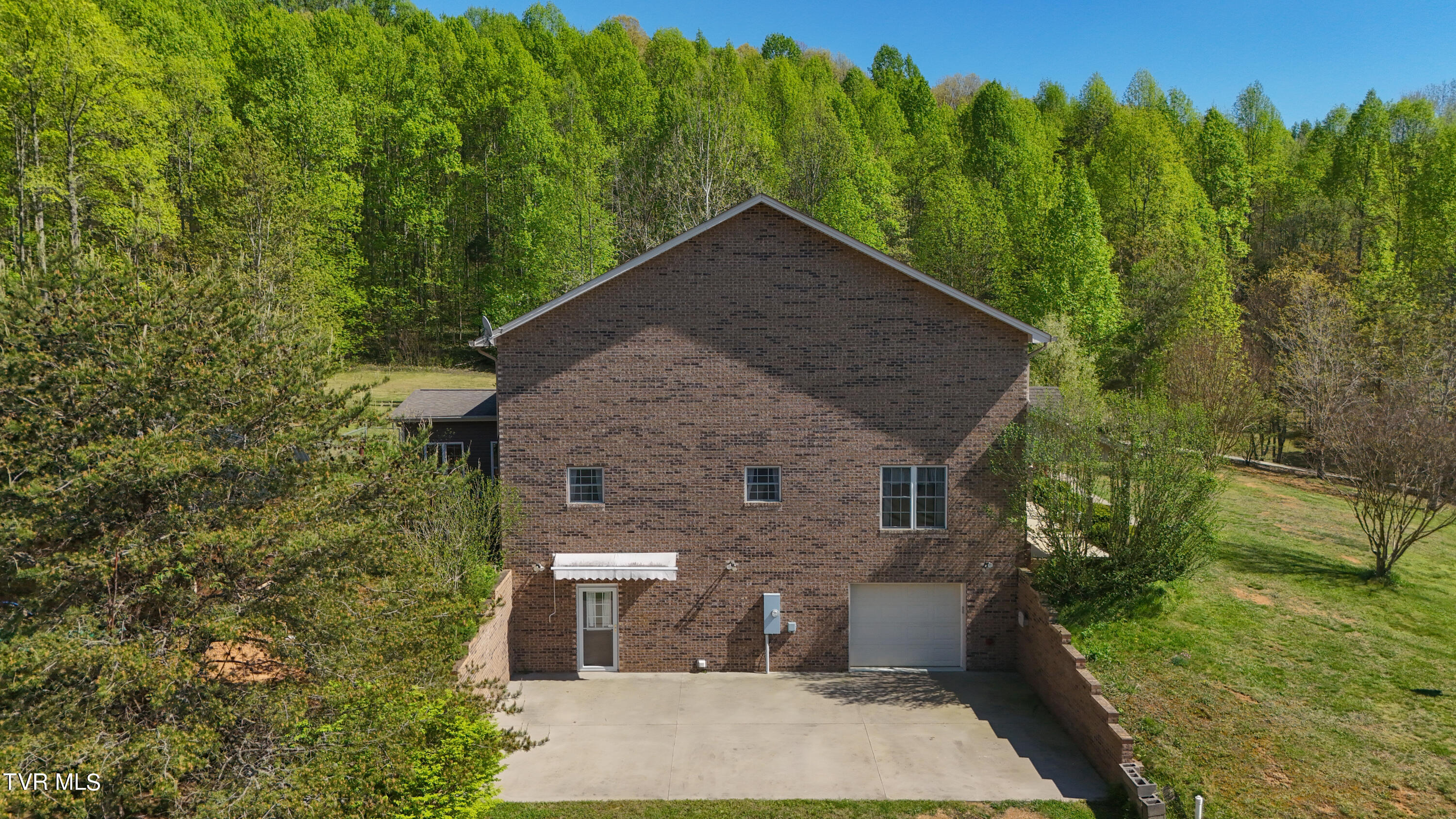 100 Crenshaw Way Chuckey, TN 37641 - Photo 15 of 98 dji_fly_20240419_160202_0533_17135516348