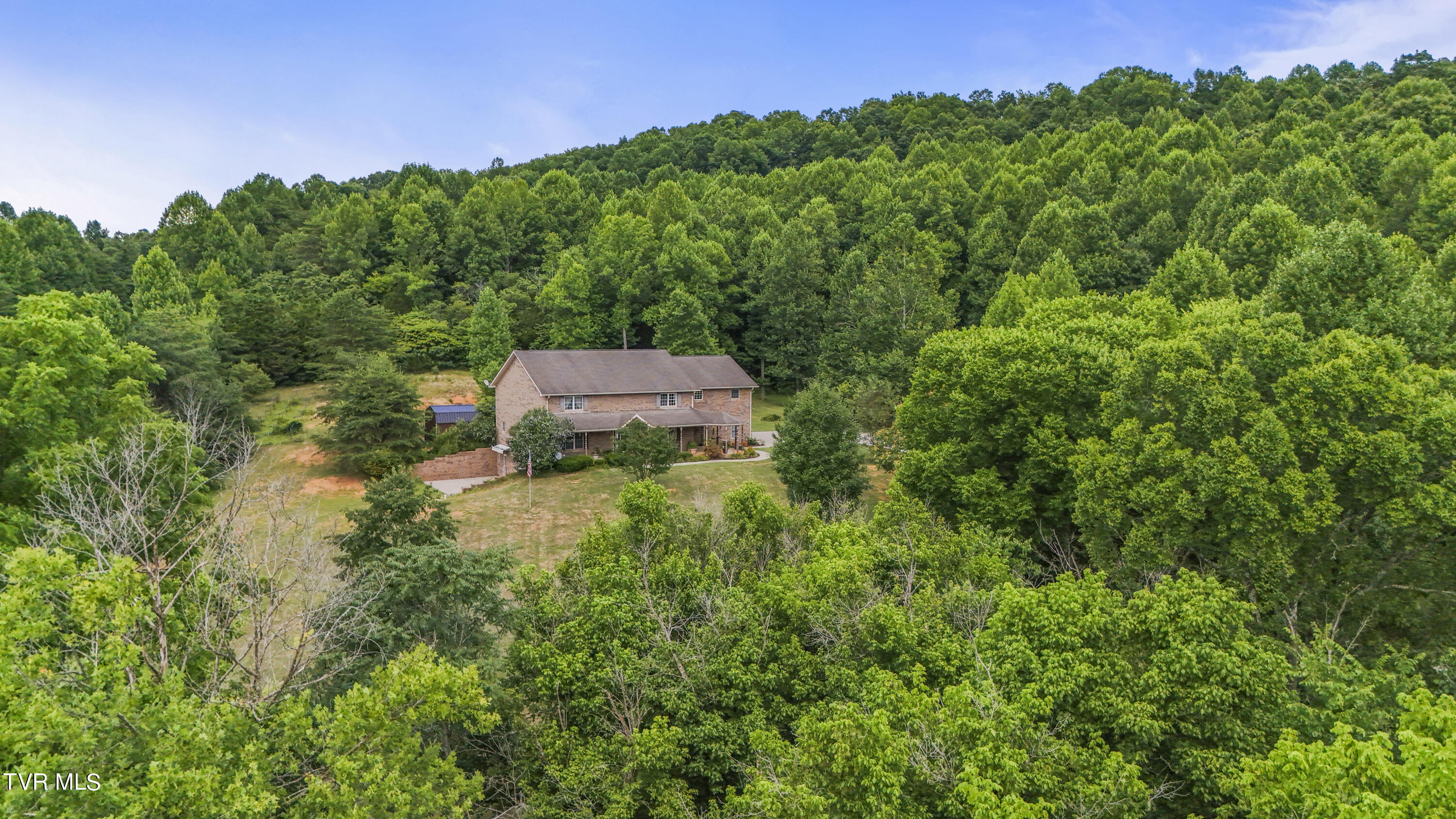 100 Crenshaw Way Chuckey, TN 37641 - Photo 6 of 98 DJI_20240708173339_0737_D