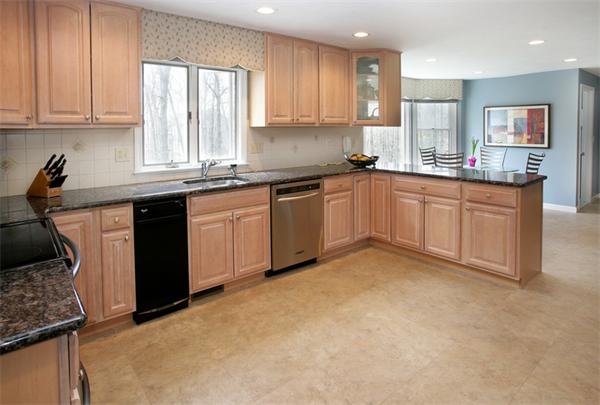 5 Aspen Road Sharon, MA 02067 - Photo 4 of 10
