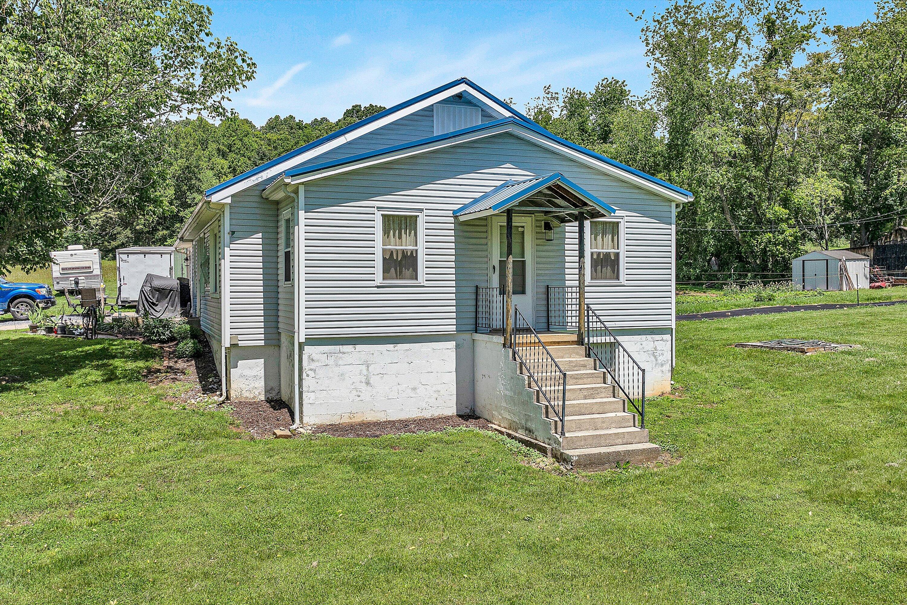 723 White Church Road Fincastle, VA 24090 - Photo 4 of 35 02-SGM-0417