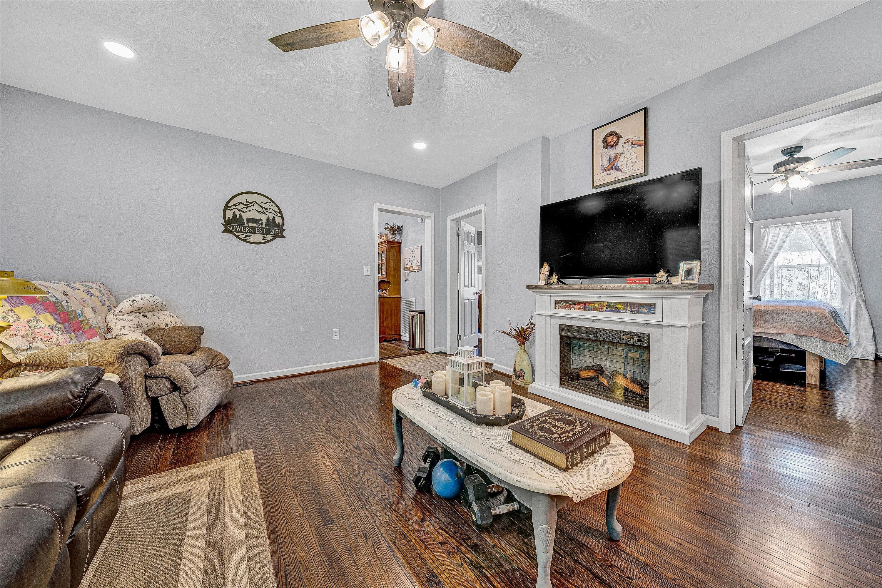 723 White Church Road Fincastle, VA 24090 - Photo 8 of 35 06-SGM-09675