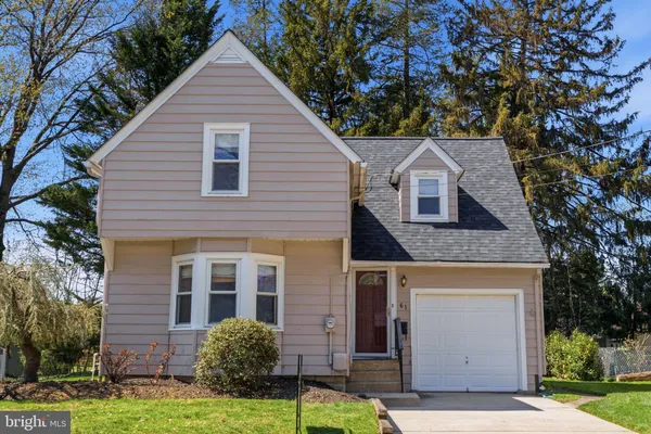 $295,000 | 61 North Columbia Street, Woodbury, NJ 08096