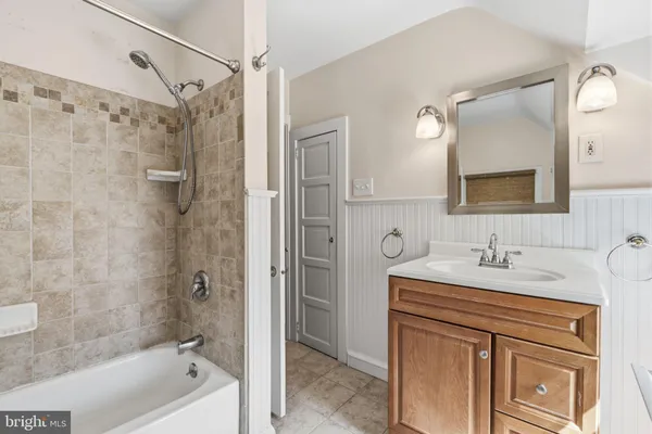 $295,000 | 61 North Columbia Street, Woodbury, NJ 08096