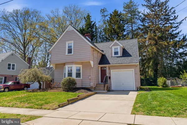 $295,000 | 61 North Columbia Street, Woodbury, NJ 08096