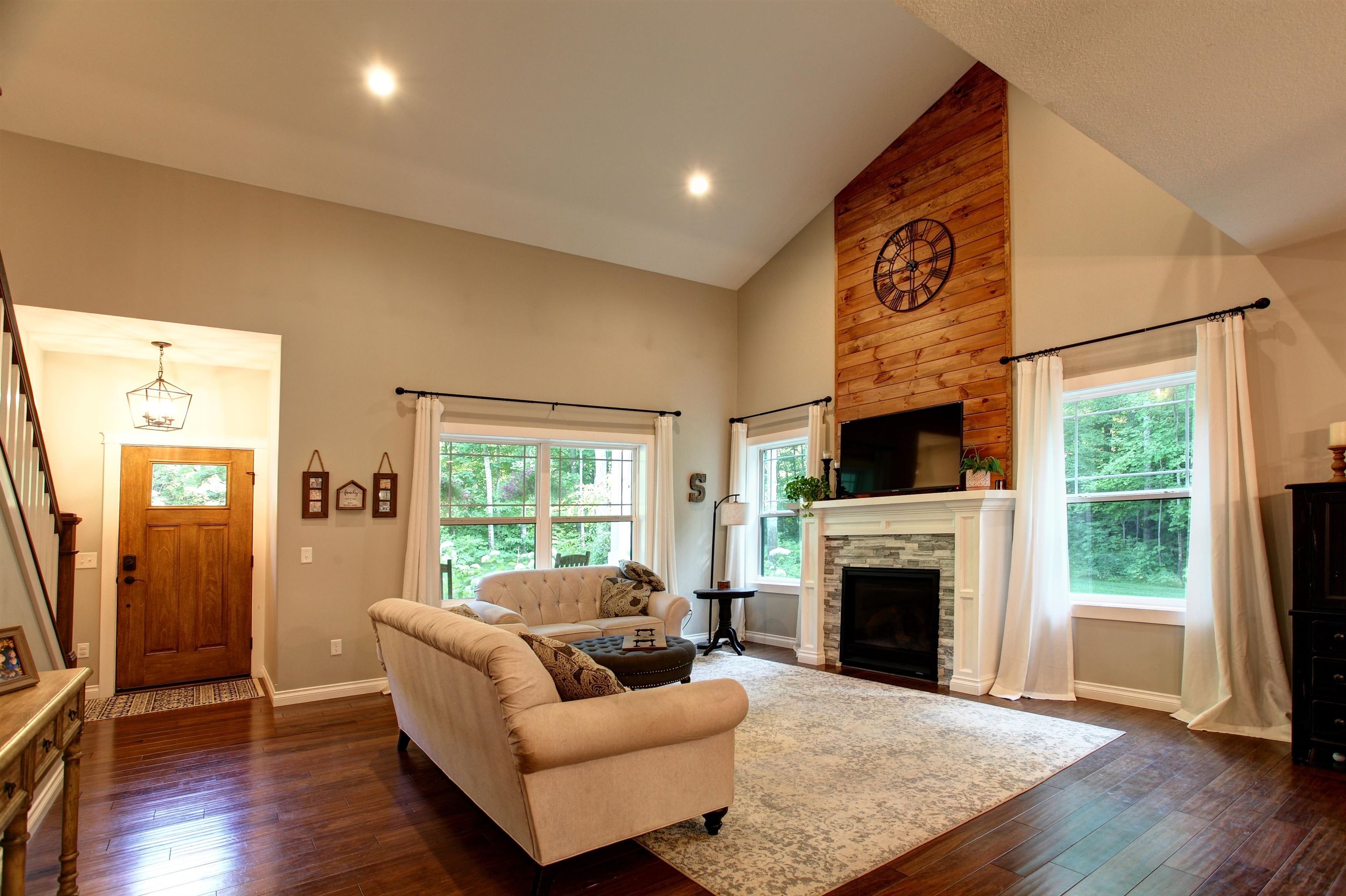 359 West Valley Road Maple City, MI 49664 - Photo 6 of 46