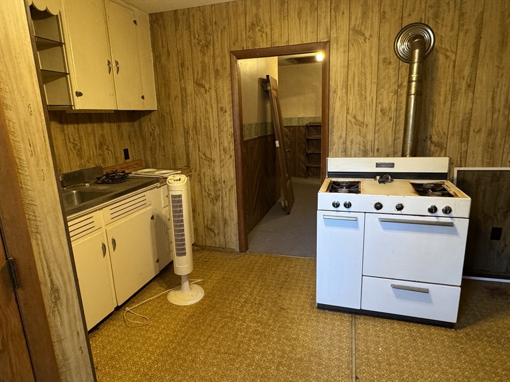 5 Beckman Street Worcester, MA 01607 - Photo 20 of 34 Gallery Image 20