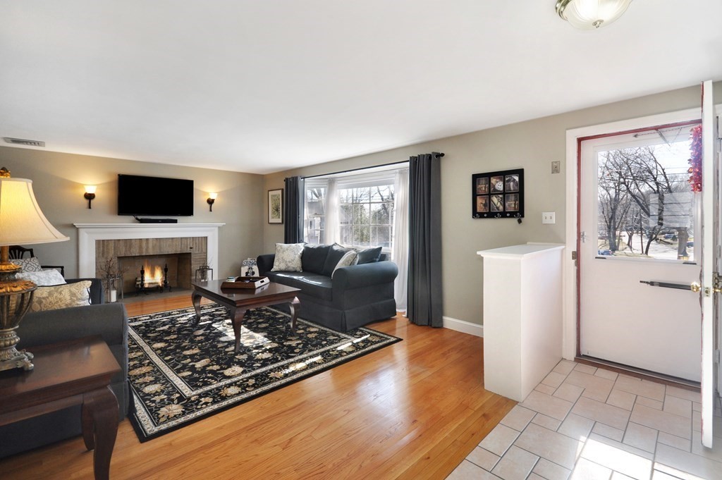 385 Ridge Street Arlington, MA 02474 - Photo 4 of 42