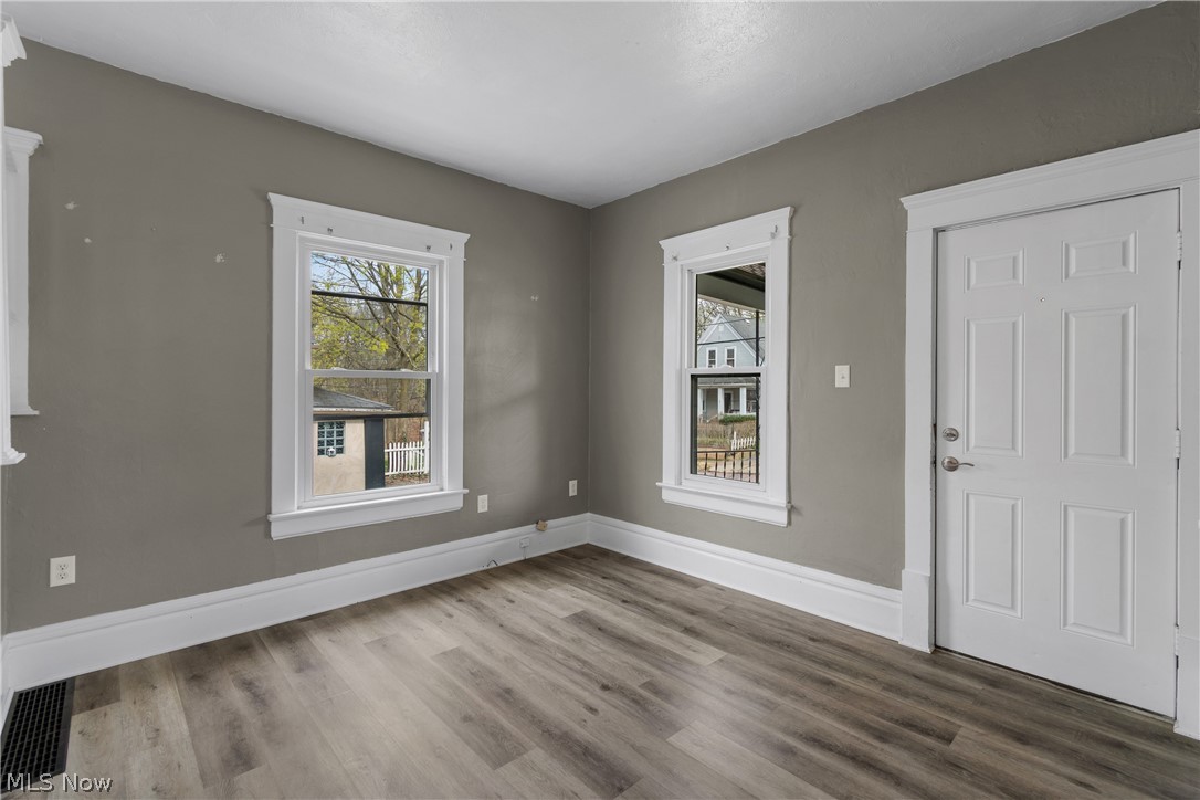 32 Penfield Avenue Akron, OH 44310 - Photo 5 of 35
