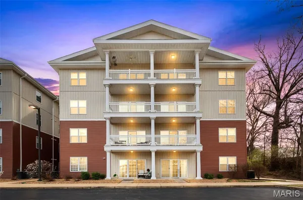 $187,500 | 1507 South Old Highway 94, Unit 104, St. Charles, MO 63303