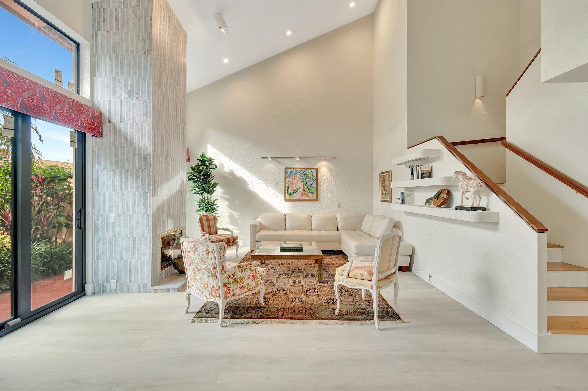 6427 Via Rosa Boca Raton, FL 33433 - Photo 28 of 98 Living Room