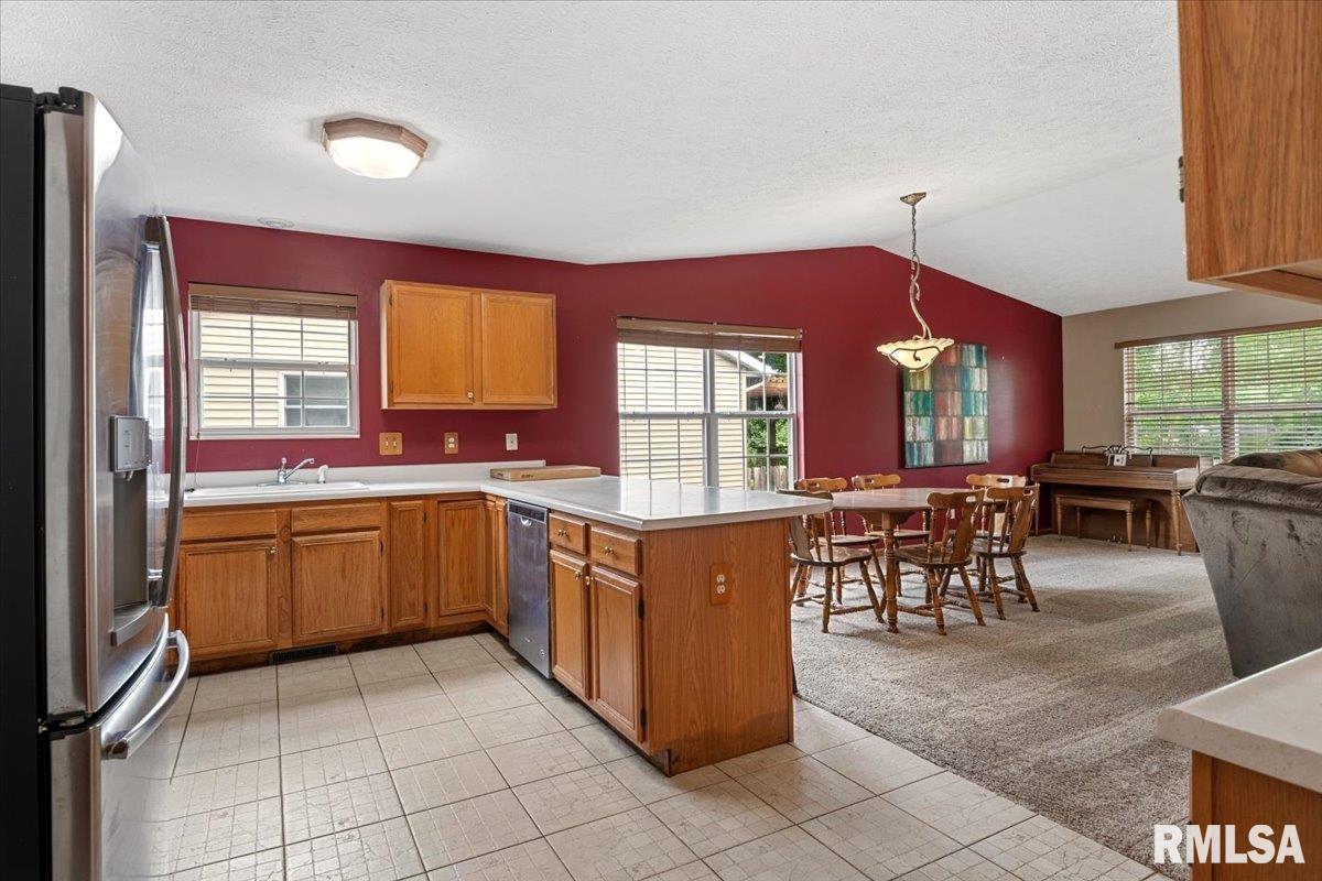 1216 Dani Lane Springfield, IL 62712 - Photo 12 of 32