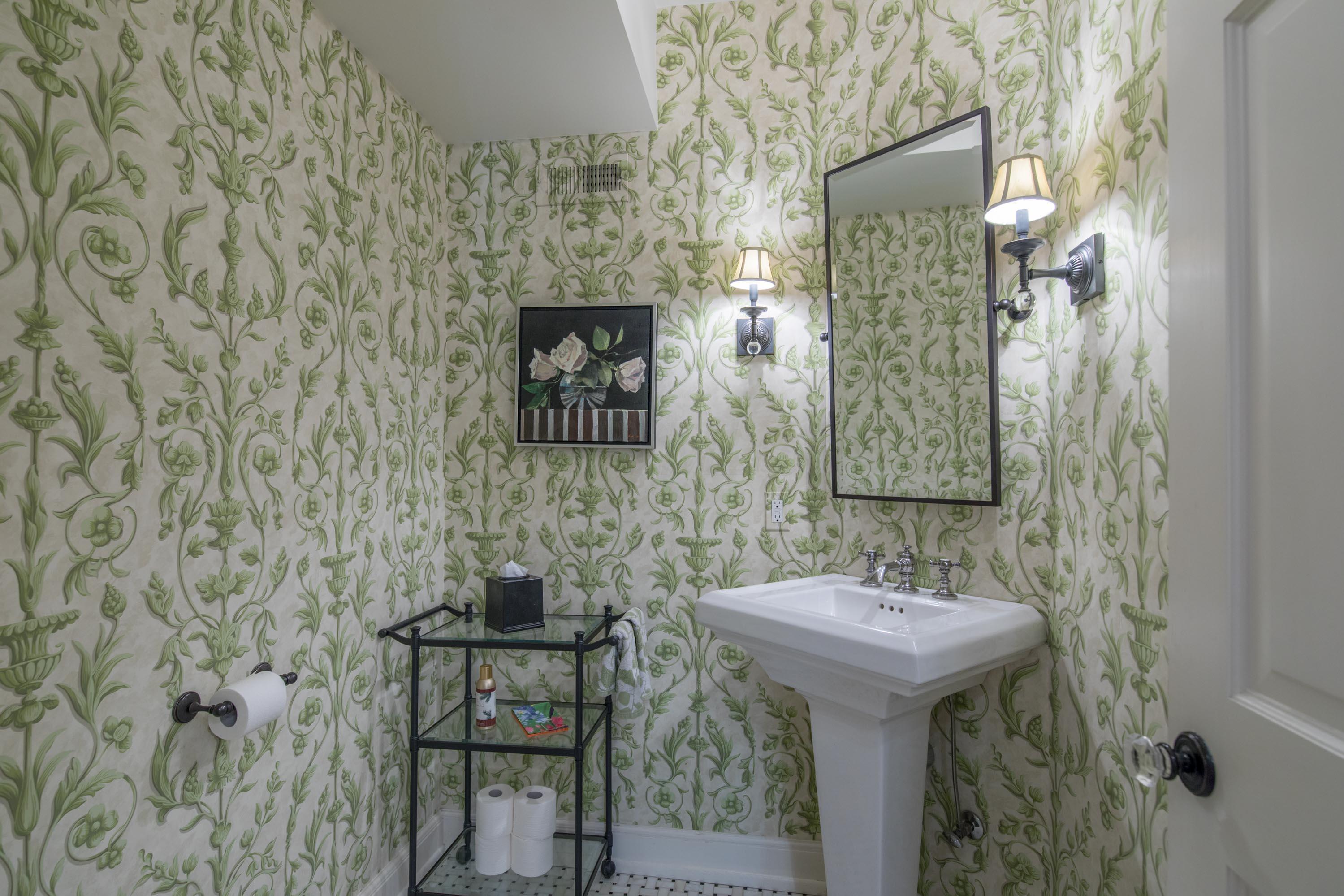 125 Ashbourne Road Columbus, OH 43209 - Photo 14 of 61