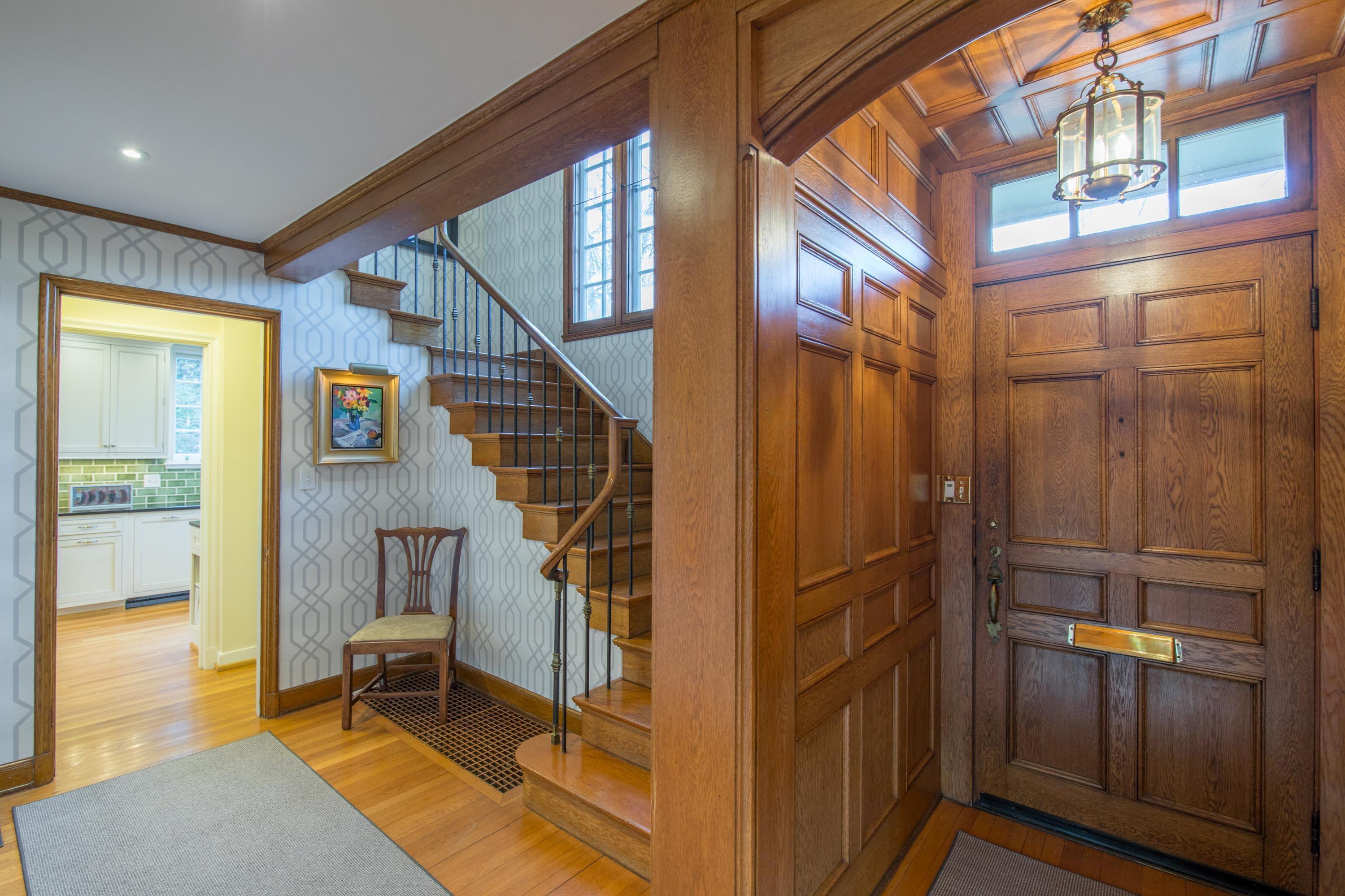 125 Ashbourne Road Columbus, OH 43209 - Photo 3 of 61