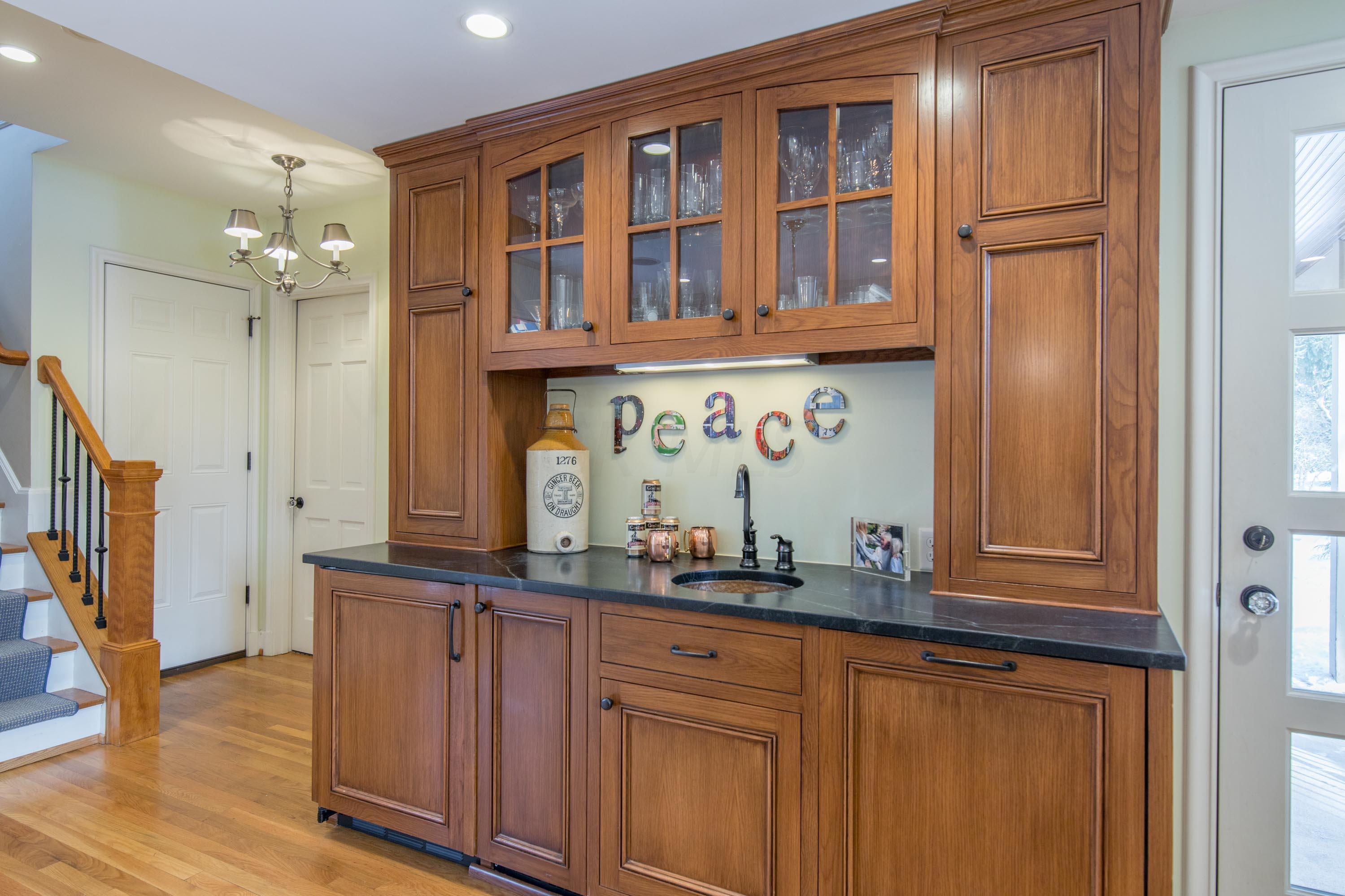 125 Ashbourne Road Columbus, OH 43209 - Photo 8 of 61