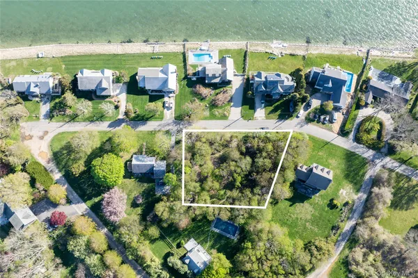 $1,100,000 | 1115 Willow Terrace Lane, Orient, NY 11957
