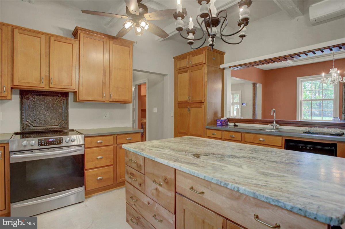 12458 Monterey Lane Blue Ridge Summit, PA 17214 - Photo 14 of 92 Kitchen