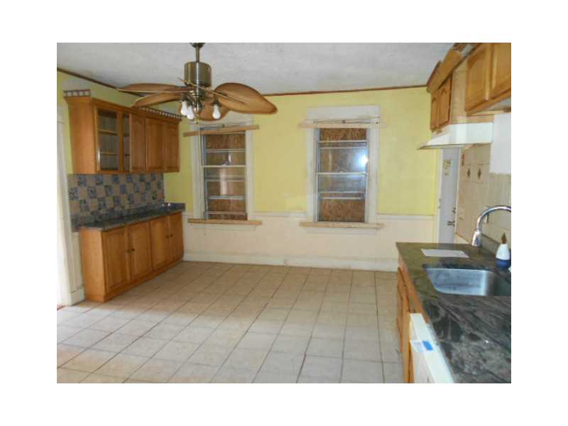 736 Social Street, Unit 1F Woonsocket, RI 02895 - Photo 8 of 20 Kitchen.