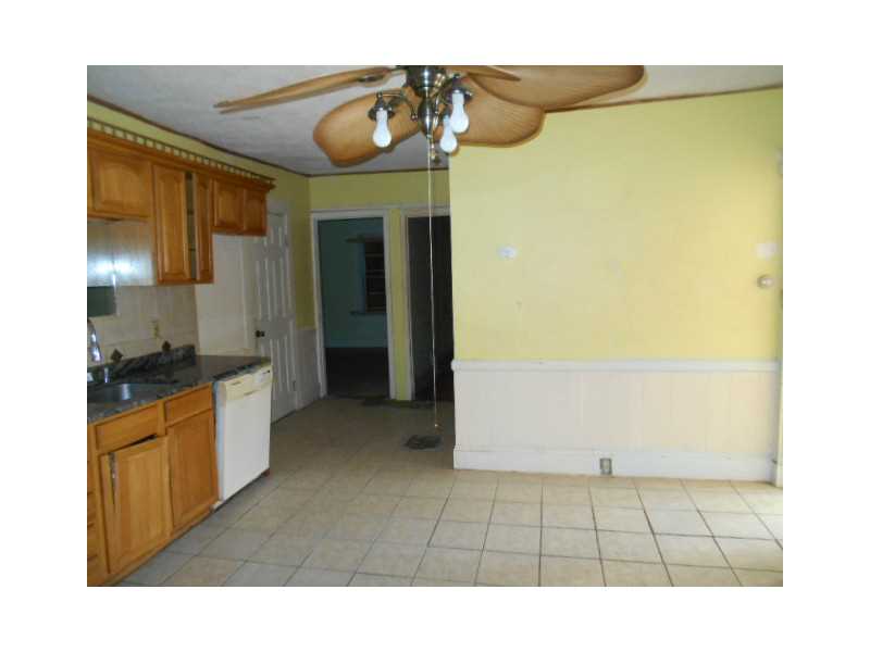 736 Social Street, Unit 1F Woonsocket, RI 02895 - Photo 9 of 20 Kitchen.