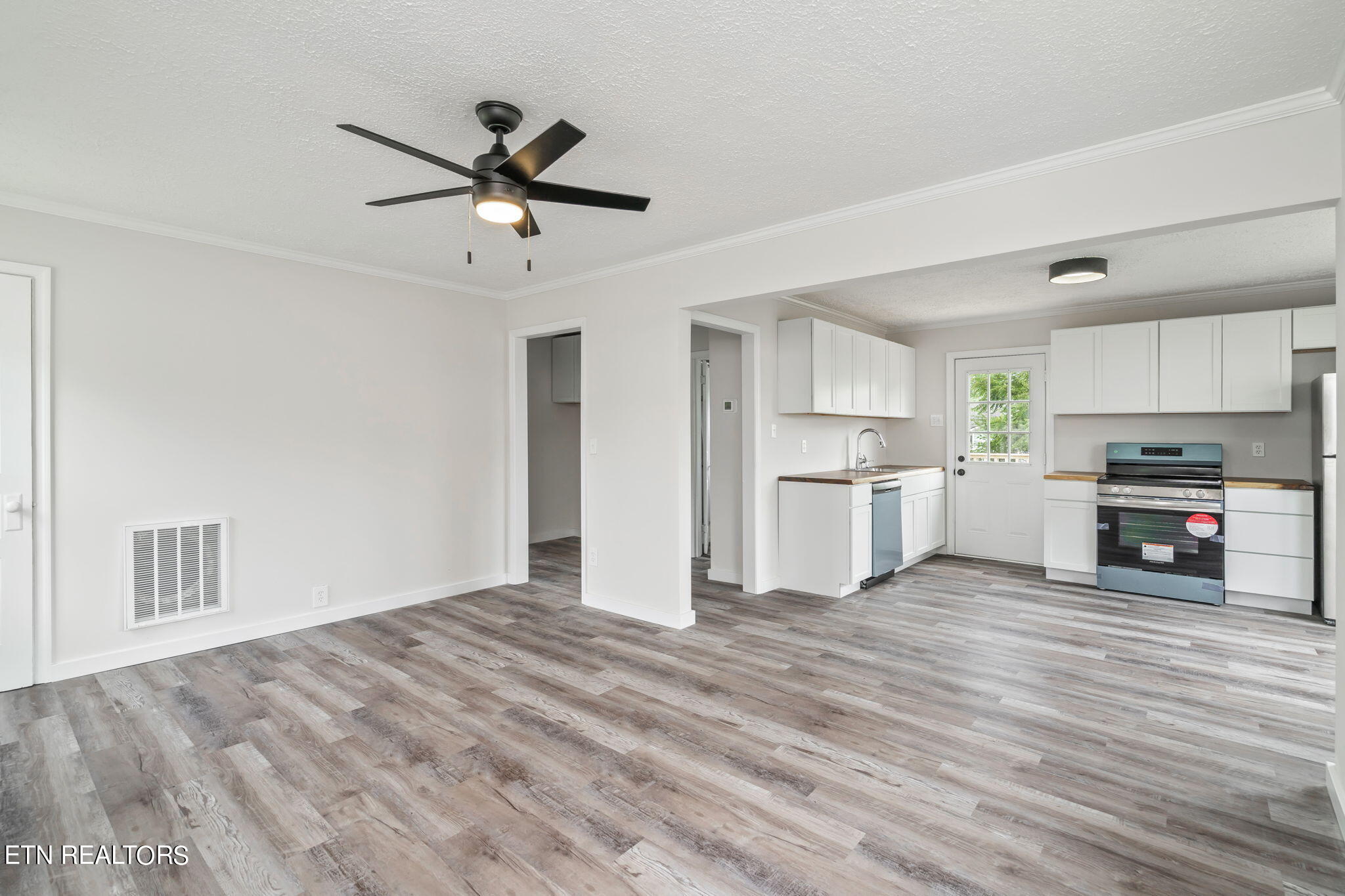 1105 Welch Avenue Loudon, TN 37774 - Photo 10 of 27 10-web-or-mls-1105 Welch Ave-11