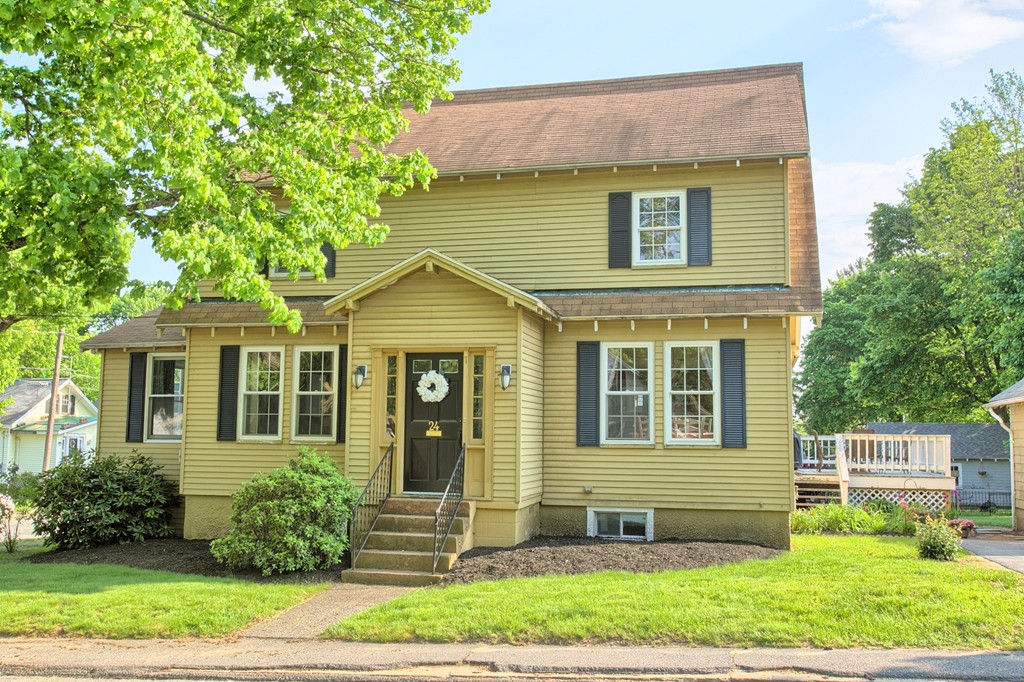 24 Bennett Road Gardner, MA 01440 - Photo 1 of 30 Gallery Image 1