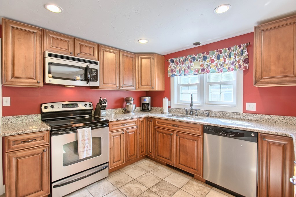 24 Bennett Road Gardner, MA 01440 - Photo 11 of 30 Gallery Image 11
